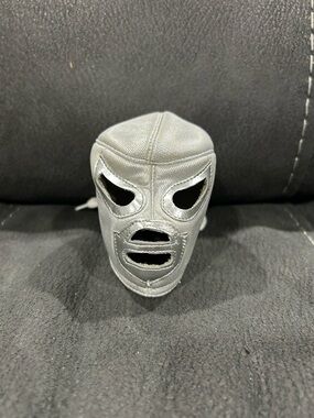 Lucha wrestling mask key chain!